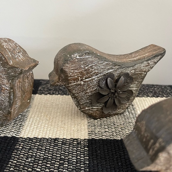 4 - Rustic Wooden Birds with Decorative Metal Details - Picture 3 of 6